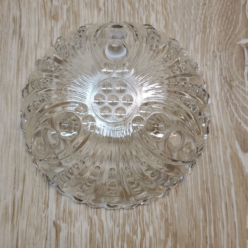 Small round clear glass dish - Picture 2 of 4